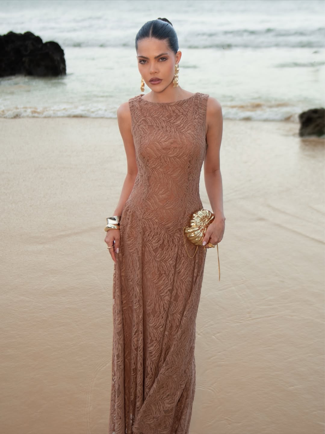 VESTIDO MÍDI RENDADO - MARROM